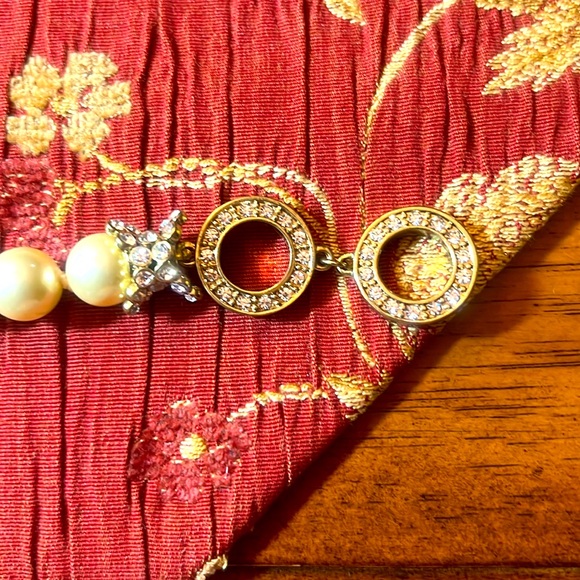 Heidi Daus’s lustrous creamy pearls with colored crystals - Picture 6 of 8